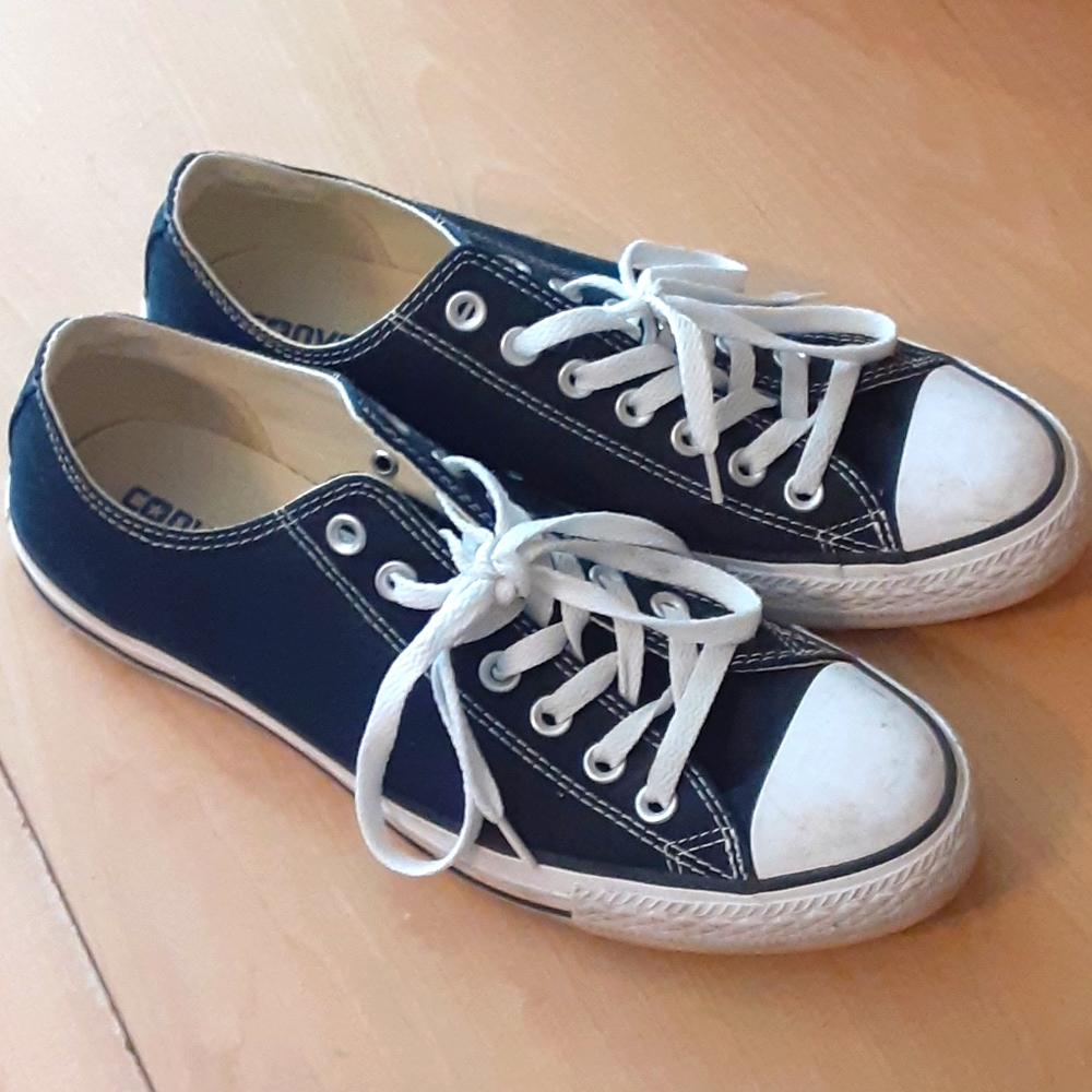 Converse womens black size 10.5
